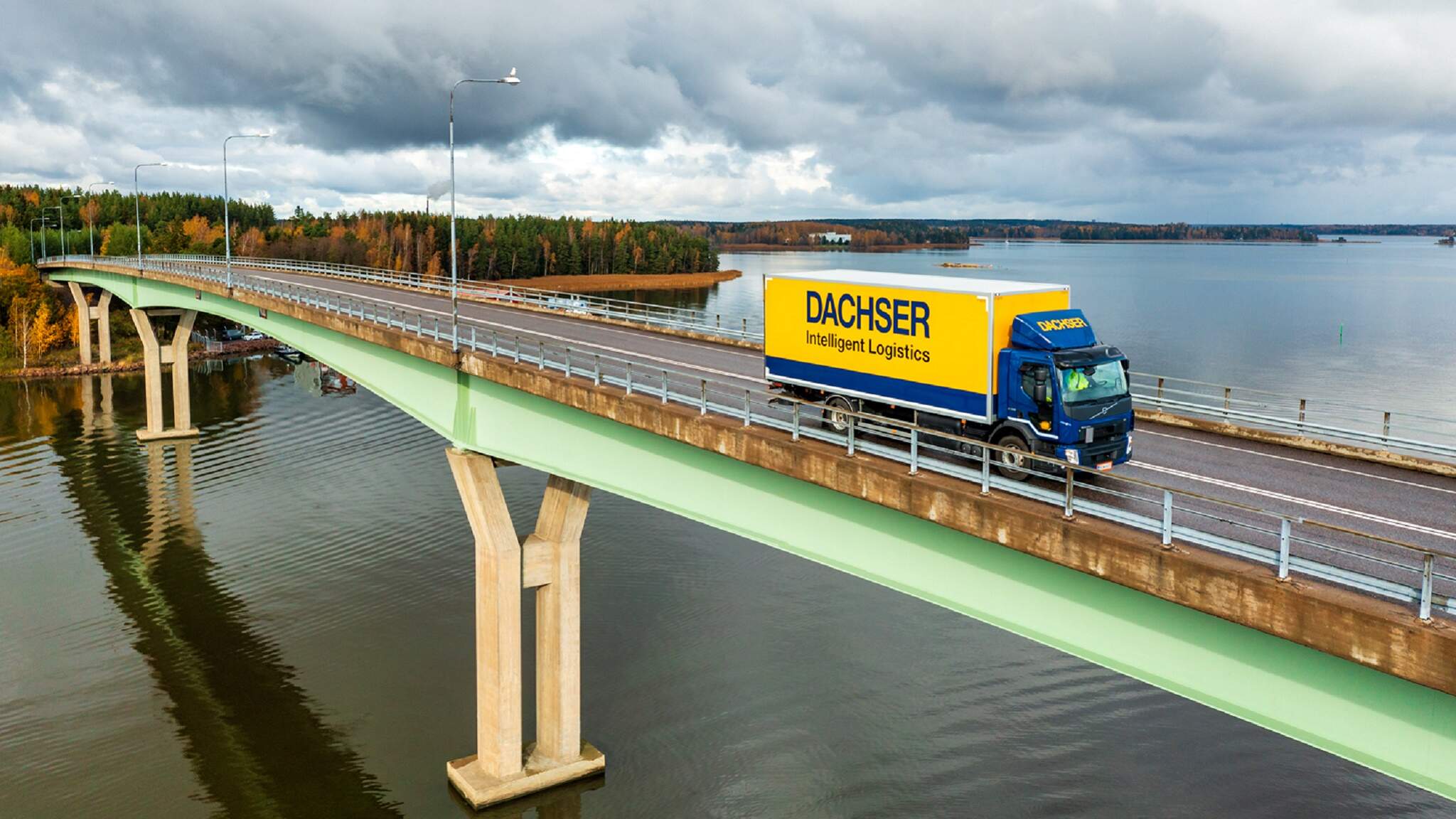 DACHSER ottaa haltuunsa yhteisyrityksen Suomessa ja integroi logistiikkayrityksen täysin osaksi Pohjoismaiden maantiekuljetusorganisaatiotaan.